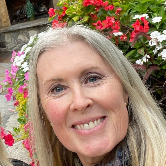 Meet your Posher, Cindy! - Picture 2 of 8